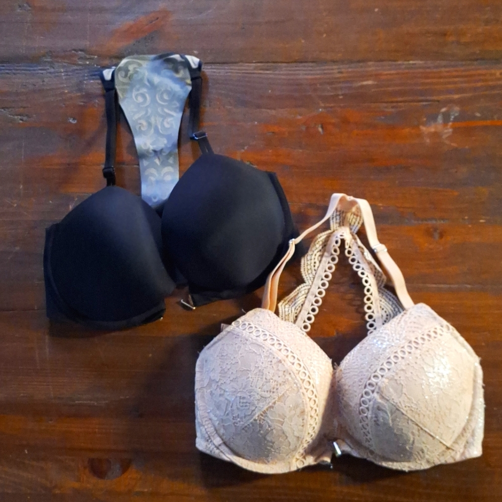 Lot of 2 Bombshell Racerback Front Closure Push-Up Victoria's Secret Bras, 32DD